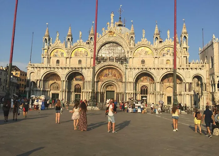 San Marco Square Apartment *